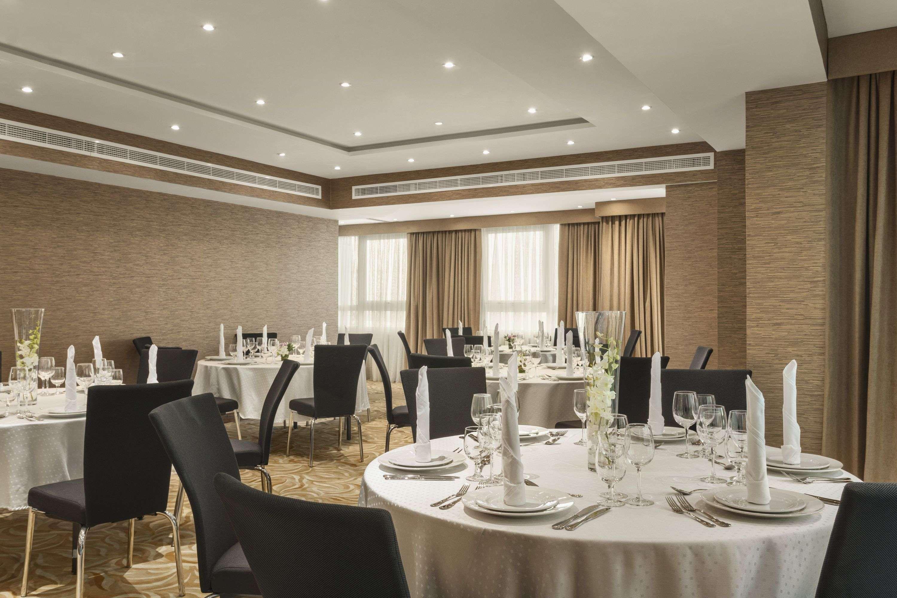 Hawthorn Extended Stay By Wyndham Abu Dhabi City Center Exterior foto
