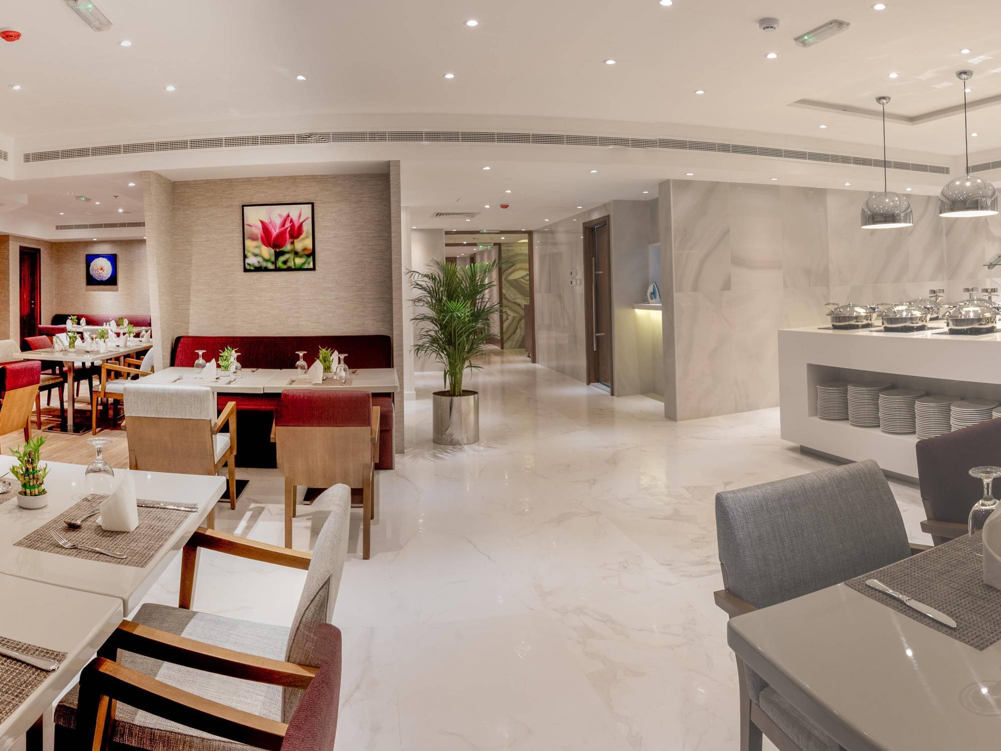 Hawthorn Extended Stay By Wyndham Abu Dhabi City Center Exterior foto